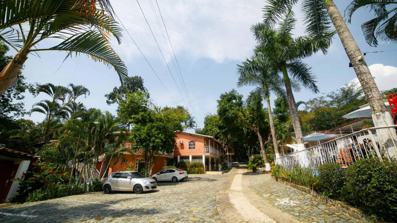 Hotel Porton De Occidente By Bernalo